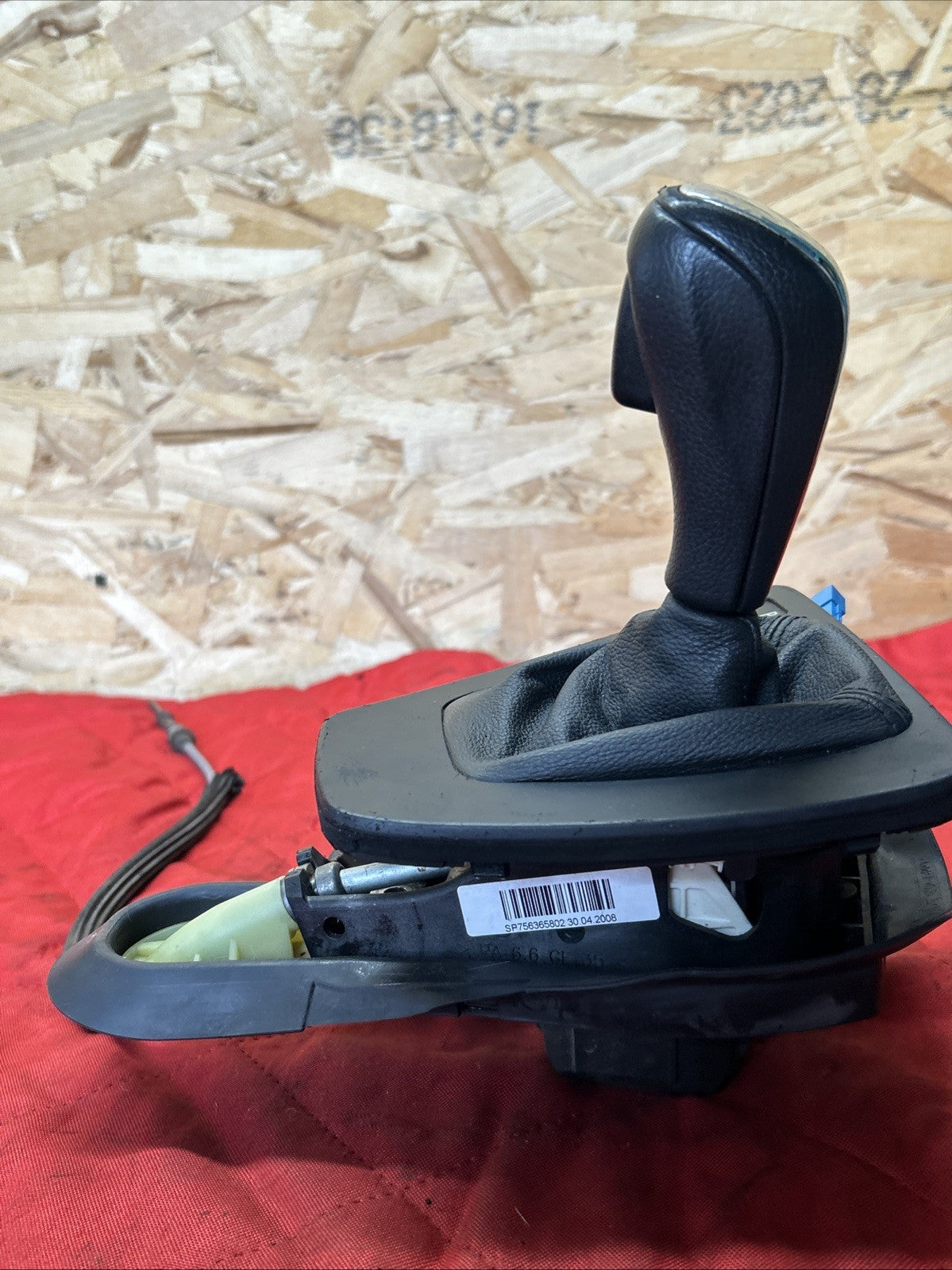 BMW 06-13 E90 AUTOMATIC TRANSMISSION GEAR SHIFTER/SELECTOR BLACK OEM 75636580