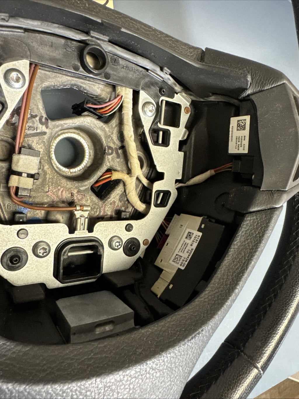 09-15 OEM BMW F07 F10 F01 F02 535 550 750 Steering Wheel Black Leather 6790886