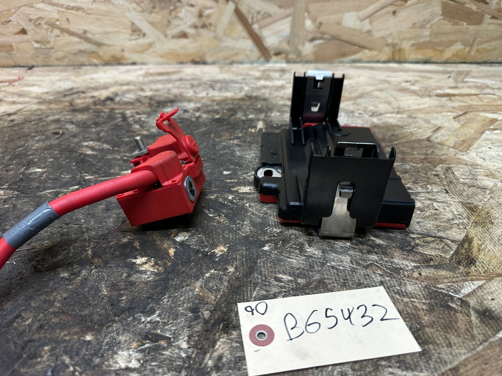 BMW 1 3 X1 SERIES E8X E9X POSITIVE POWER DISTRIBUTION BOX OEM 6942912+6982227