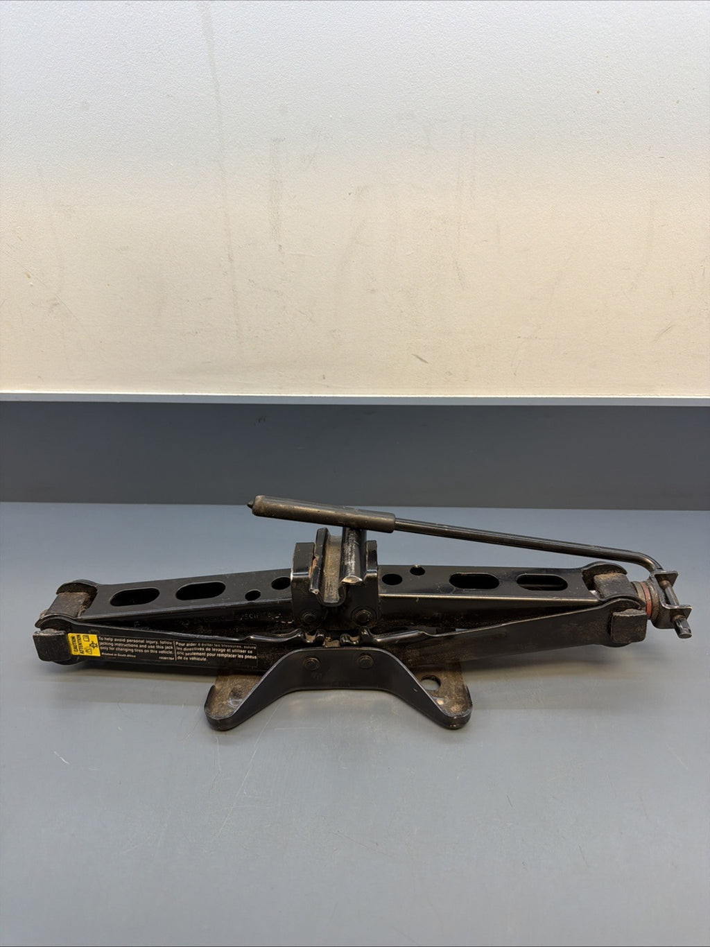 GM Spare Scissor Jack OEM 22671682 CAVILER MALIBU GRAND AM 22671682