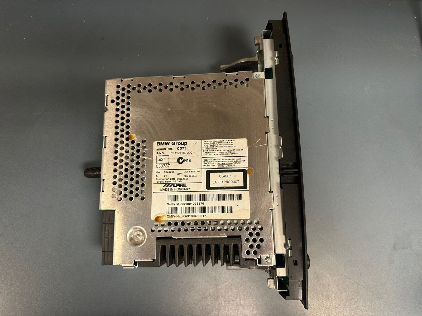 06-09 BMW E90 3 Ser Profession FM Radio CD MP3 Player SAT Receiver OEM 9189200