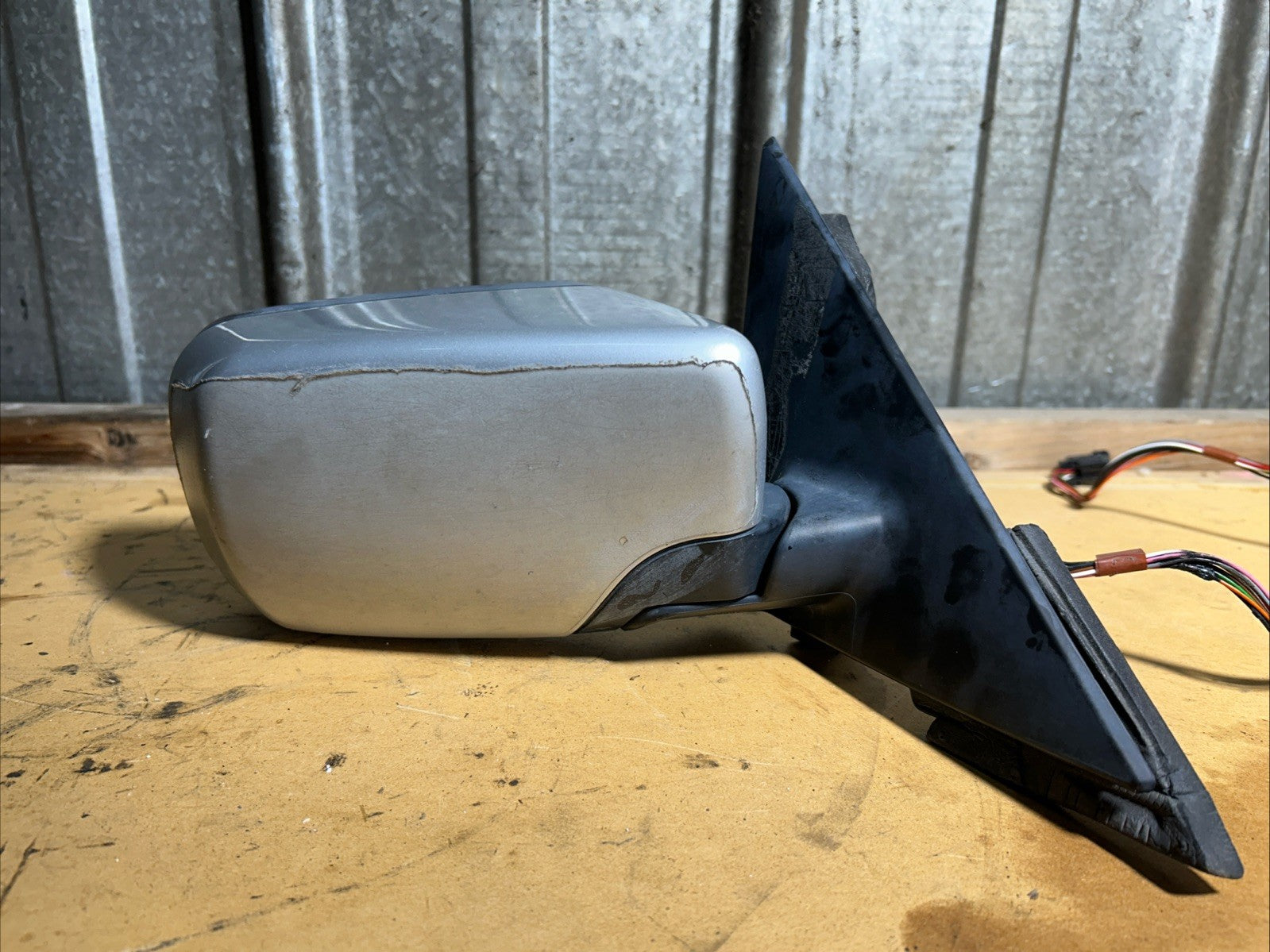 1998-2002 BMW E46 RIGHT PASSANGER SIDE MIRROR OEM BMW 011735