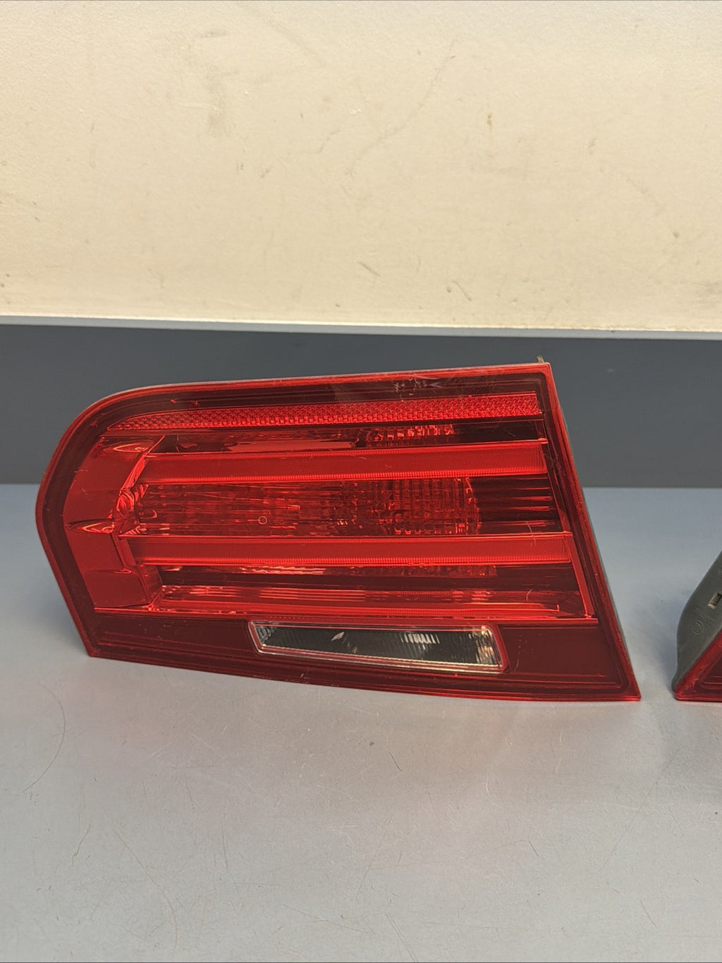 12-2015 BMW F30 3-SERIES REAR INNER LEFT & RIGHT TAIL LIGHT SET 7259915 7259916