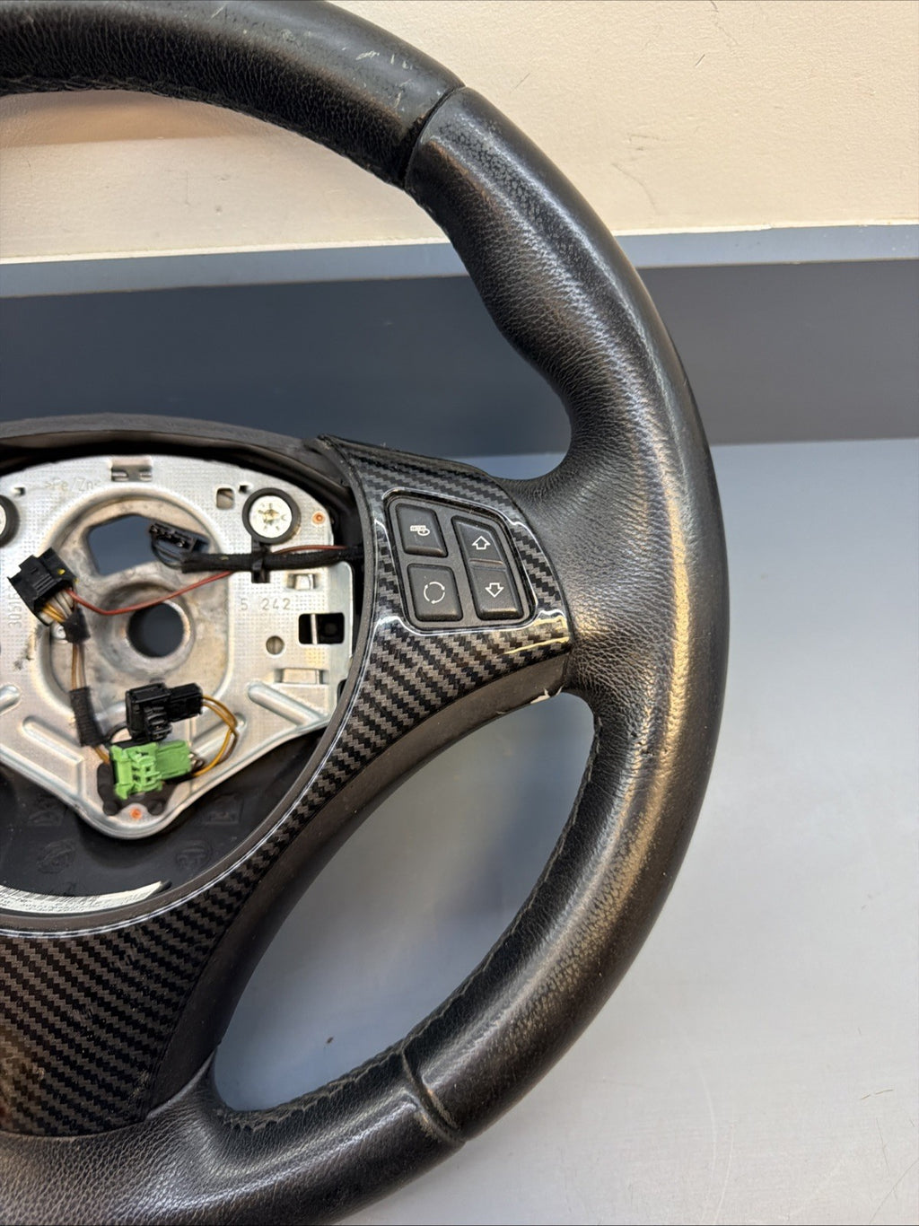 06-13 BMW E90 E91 E92 E93 Steering Wheel 325I 328I 330I 335I OEM SPORT