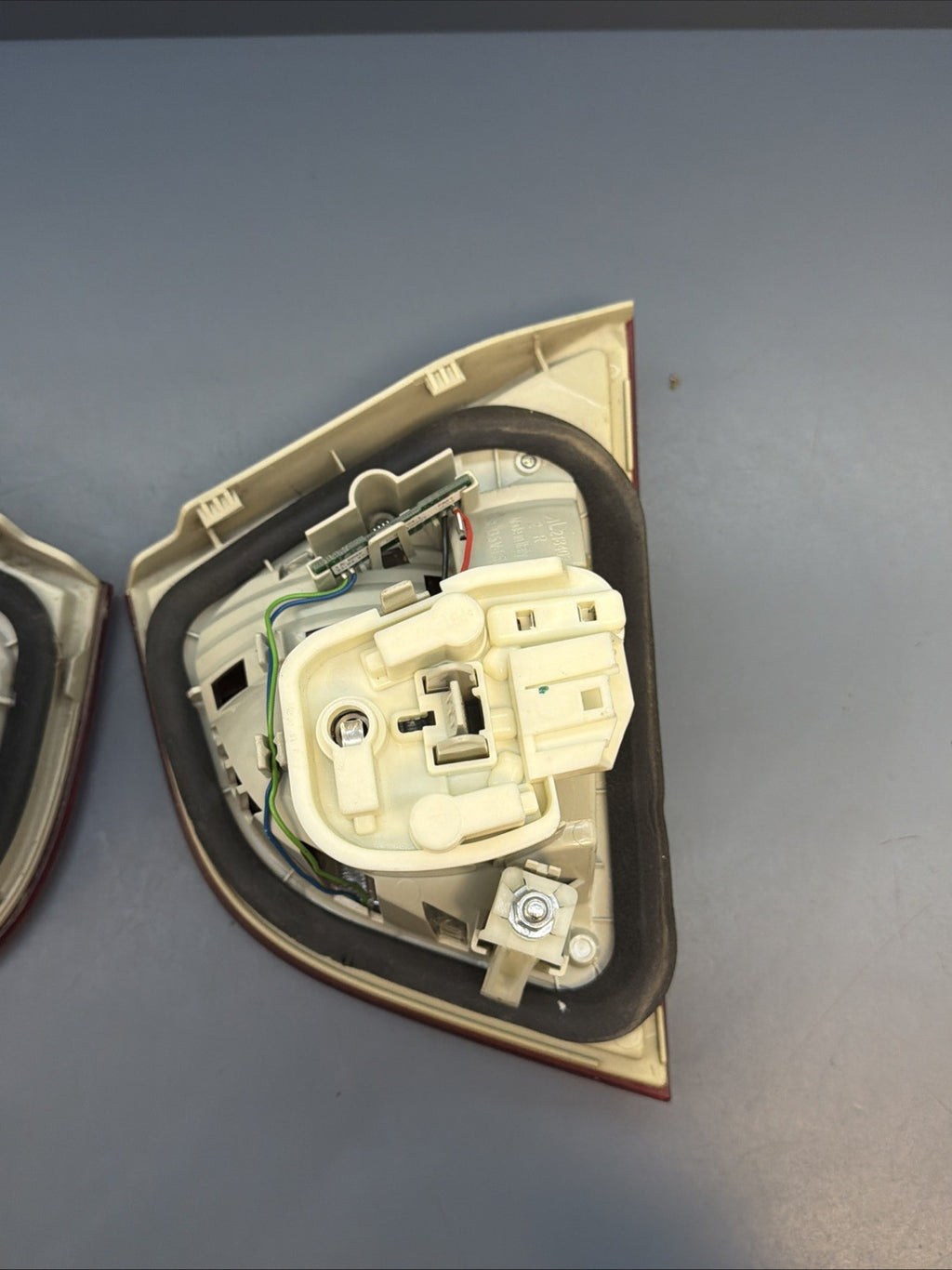 09-11 BMW E90 SEDAN LCI Rear Left Right Inner Tail Light Set OEM 7154155 7154156