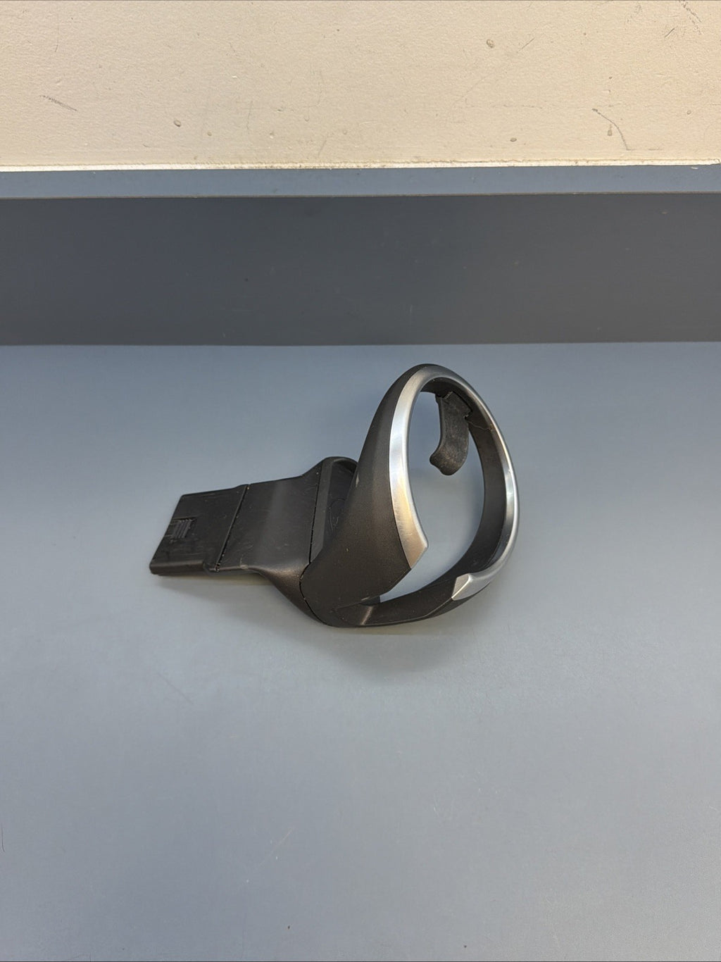 2012 2013 2014 BMW E84 X1 CENTER CONSOLE CUP HOLDER OEM