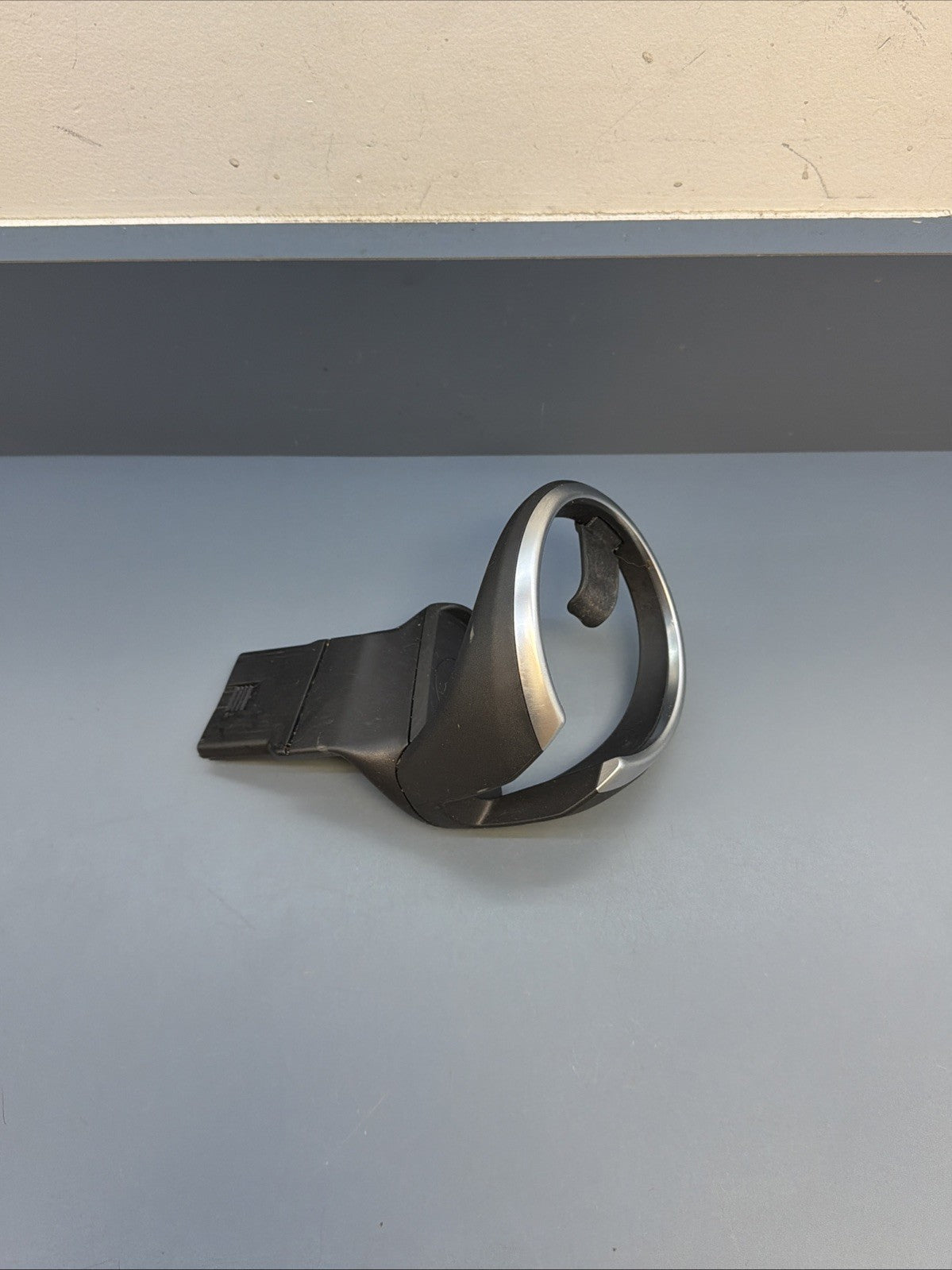 2012 2013 2014 BMW E84 X1 CENTER CONSOLE CUP HOLDER OEM