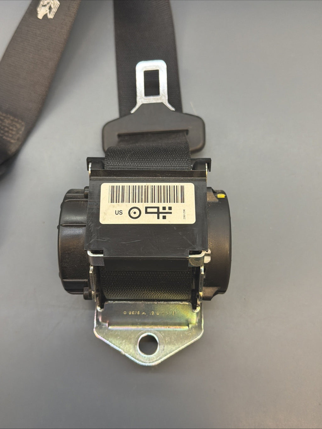OEM Rear Right Or Left Seatbelt FOR 2012 2013 2014 2015 BMW X1 E84 608201000D