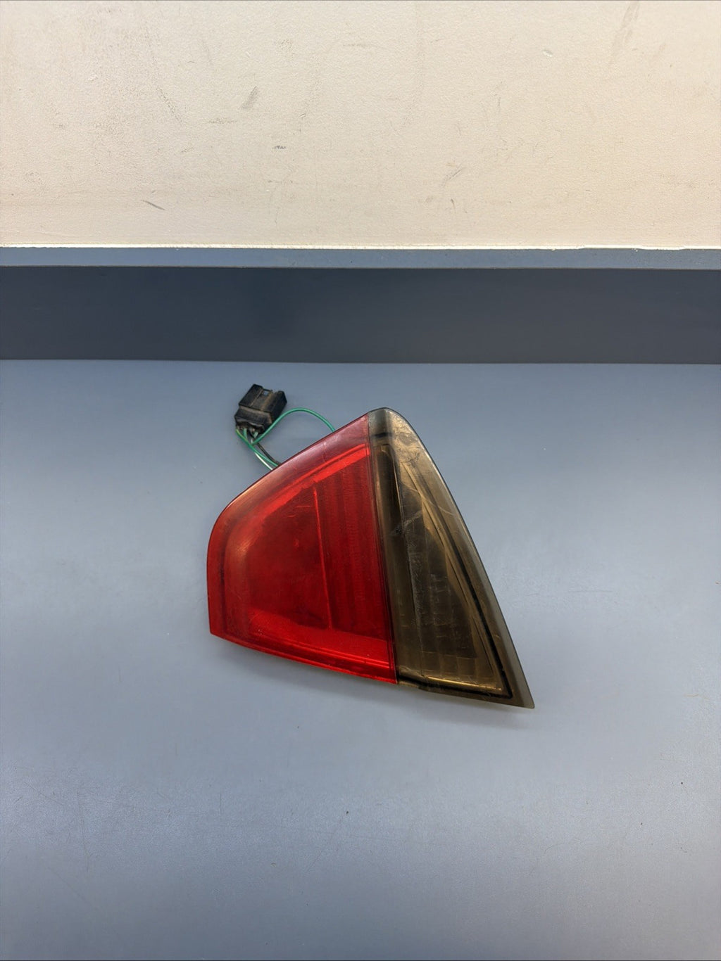 2007-08 BMW 328i RIGHT PASSENGER SIDE DECKLID MOUNTED TAILLIGHT