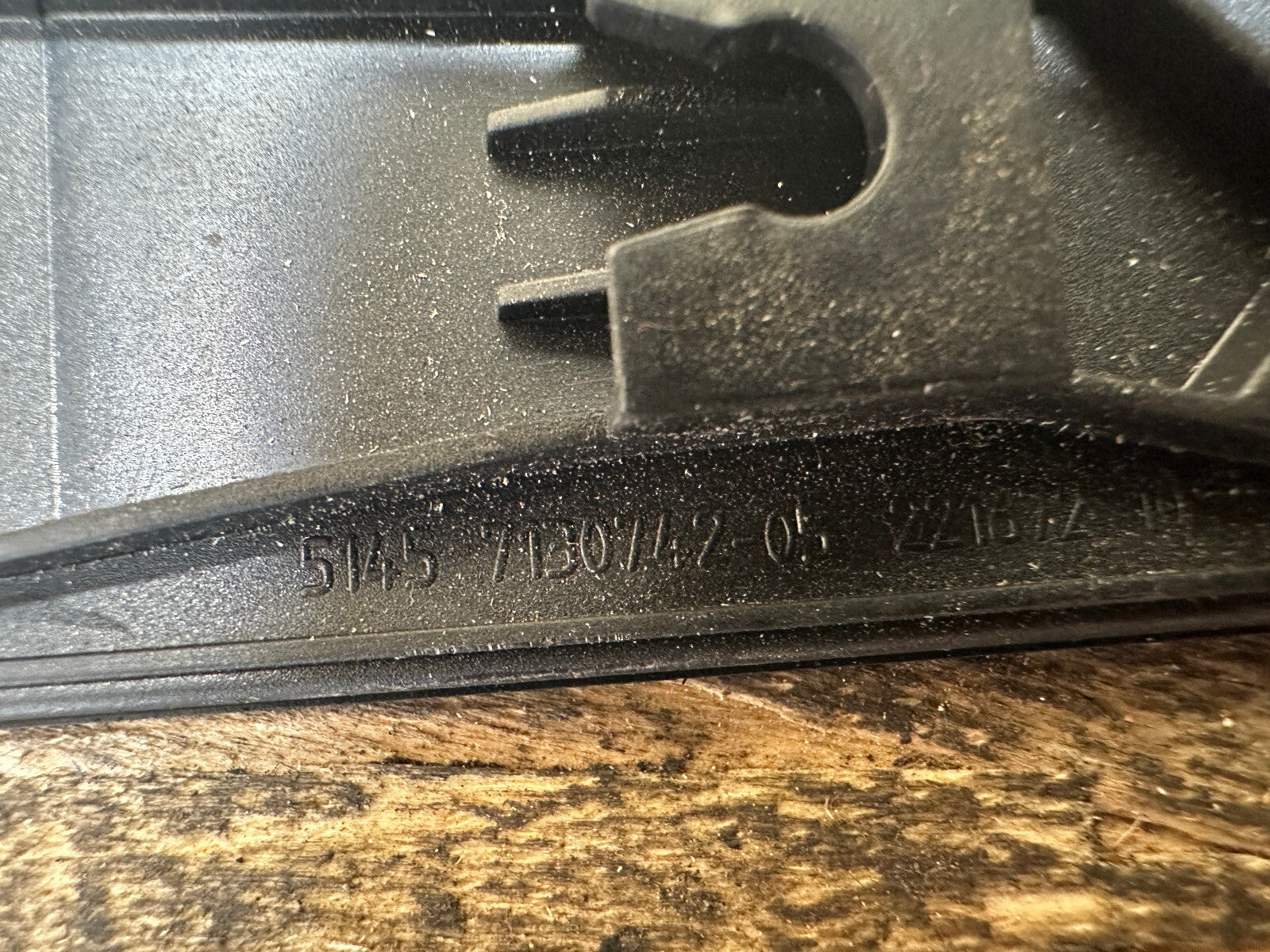 BMW 07-13 E90 3 SERIES BLACK FOLDING CUP HOLDER DASH TRIM OEM 7130742