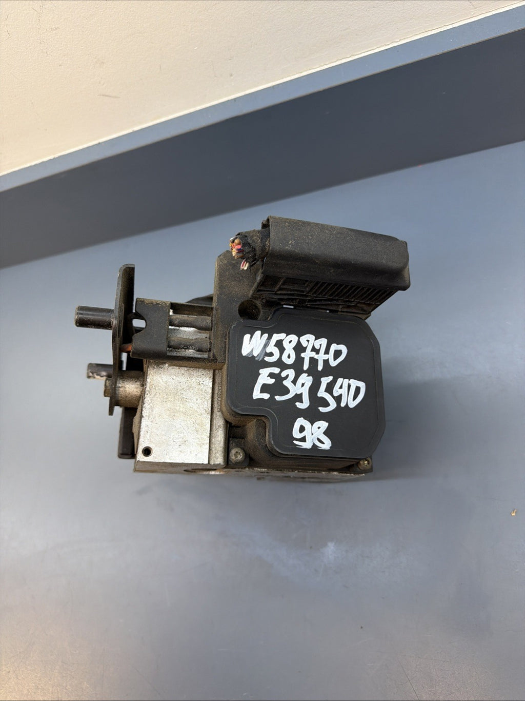 BMW E39 E38 ABS Module Hydraulic Anti Lock Brake Pump 1164241