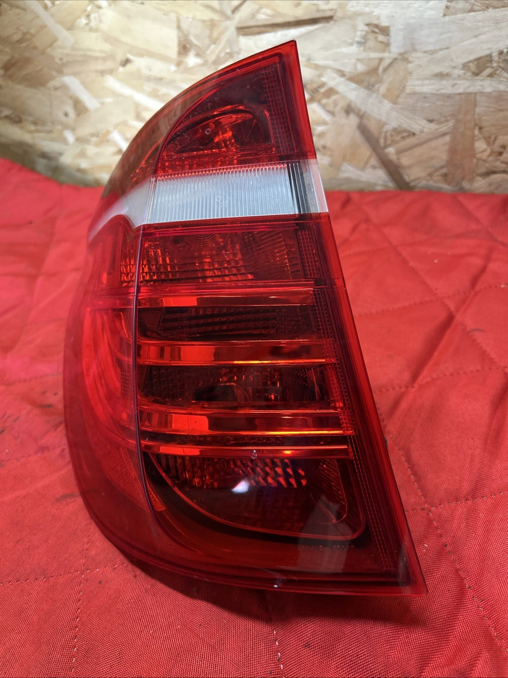 2011-2017 BMW X3 Driver Tail Light Quarter Mounted Headlamps OEM 7220239