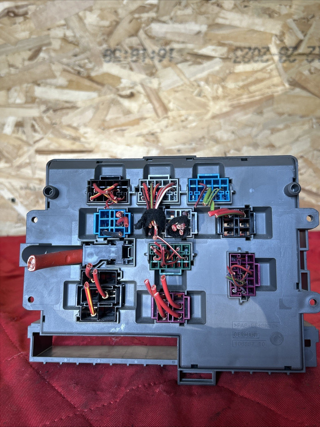 BMW 1 3 X1 Series E90 E91 E84 E87 Fuse Box Front Power Distribution 9119444