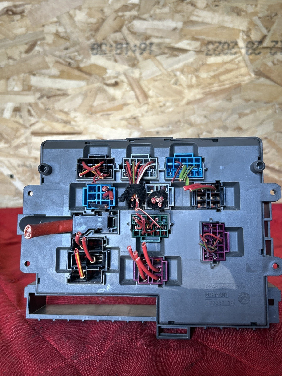 BMW 1 3 X1 Series E90 E91 E84 E87 Fuse Box Front Power Distribution 9119444
