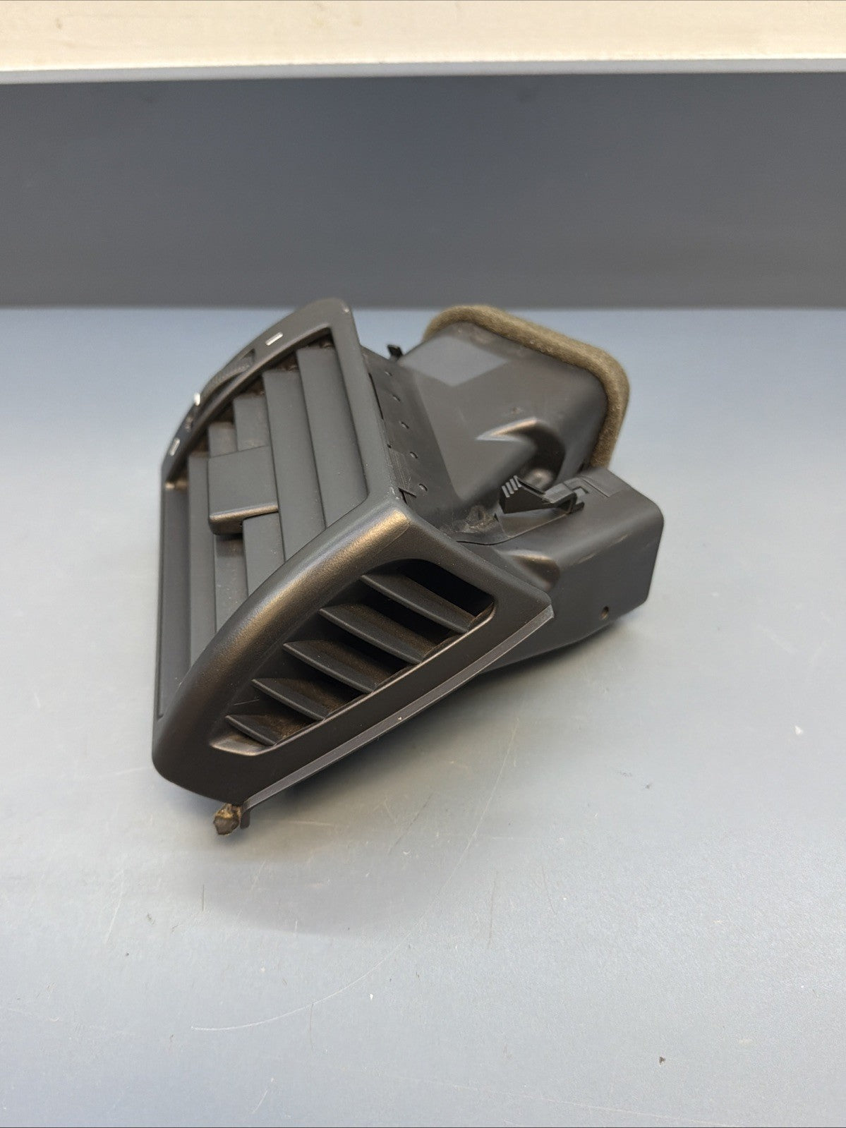 01-06 BMW E46 325 328 330 M3 RIGHT PASSENGER DASH AC AIR VENT GRILL OEM 8361898