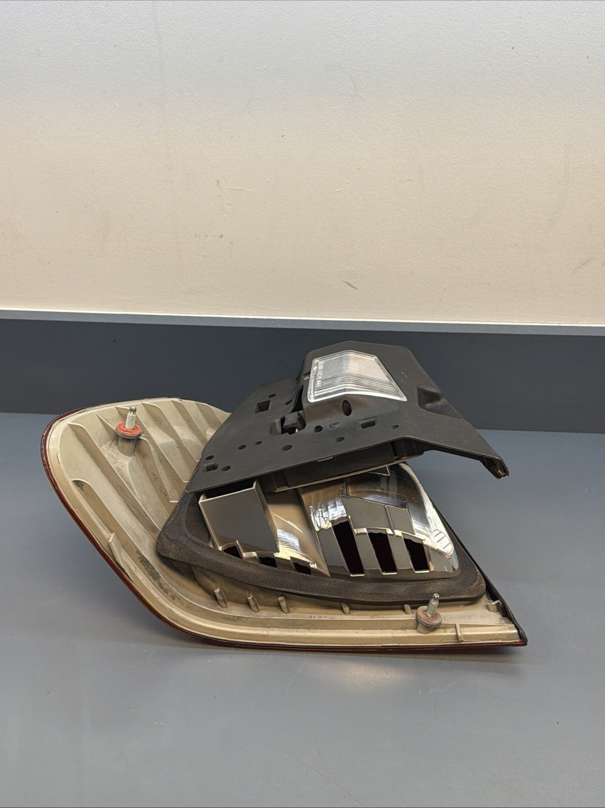 1999 2000 BMW 323I 328I OEM PASSENGER RIGHT SIDE TAILLIGHT 8364922