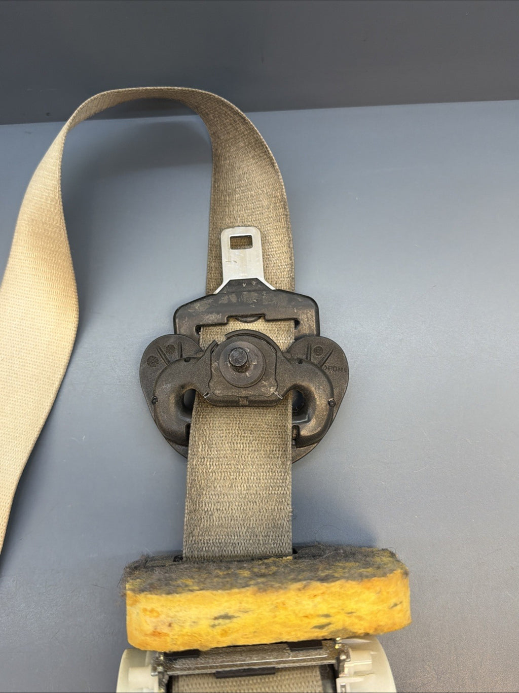 08-13 BMW E92 E93 M3 OEM Coupe Front Left Seat Belt Retractor BEIGE 34023561