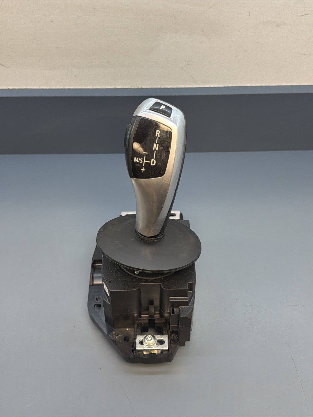 2008-2010 BMW 528i 535i 550i Automatic Shifter Floor Shift Selector OEM 9174981