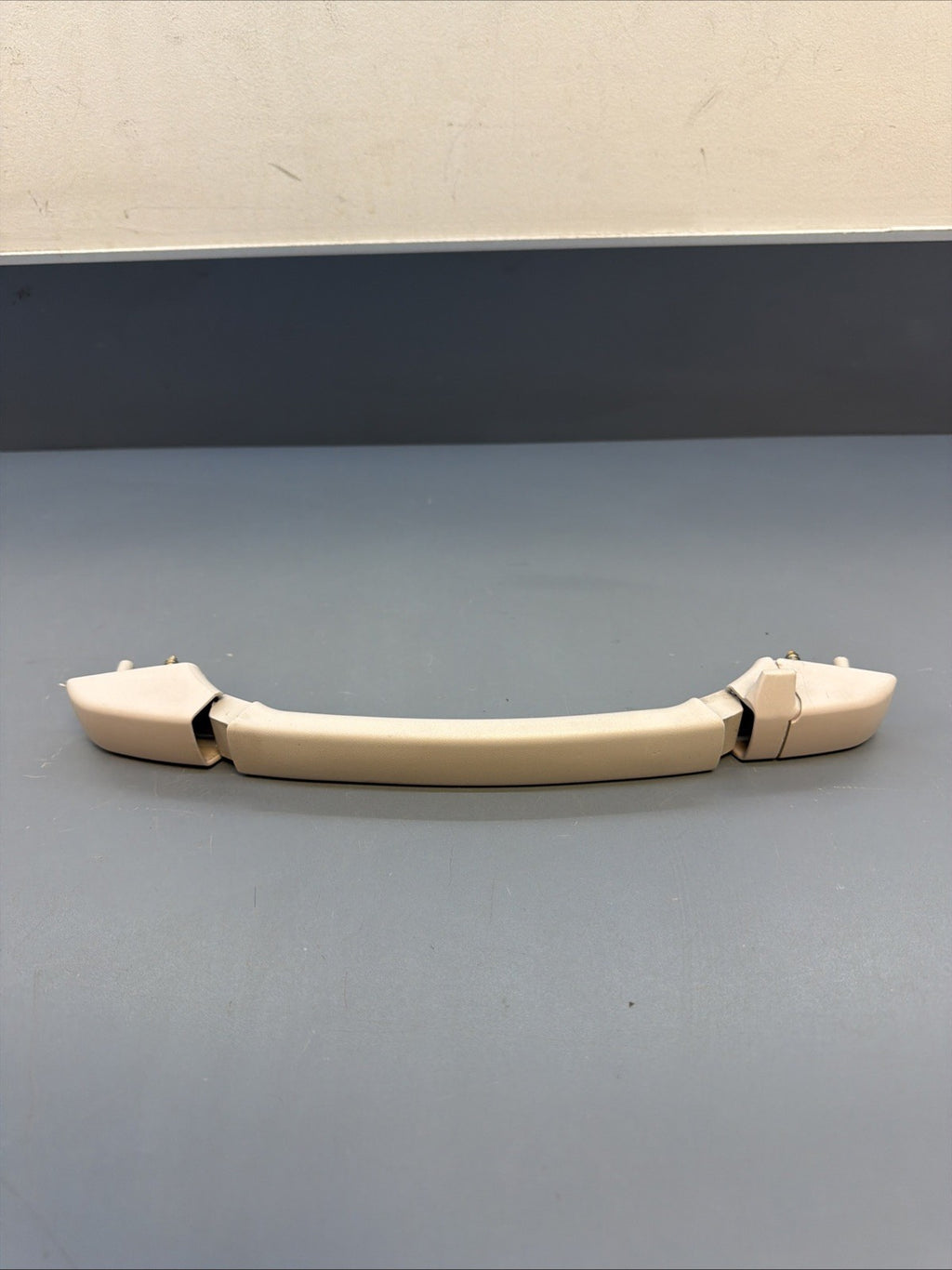 BMW 3 SERIES E46 98-06 REAR DRIVER OFFSIDE RIGHT GRAB HANDLE  8231324