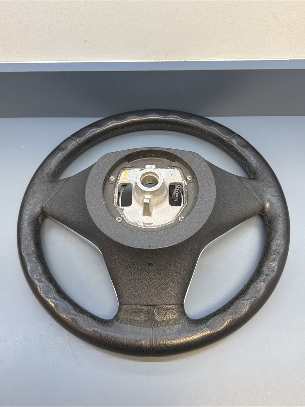 BMW 03-10 E60 5 SERIES BLACK LEATHER STEERING WHEEL W/BUTTONS OEM 11008818