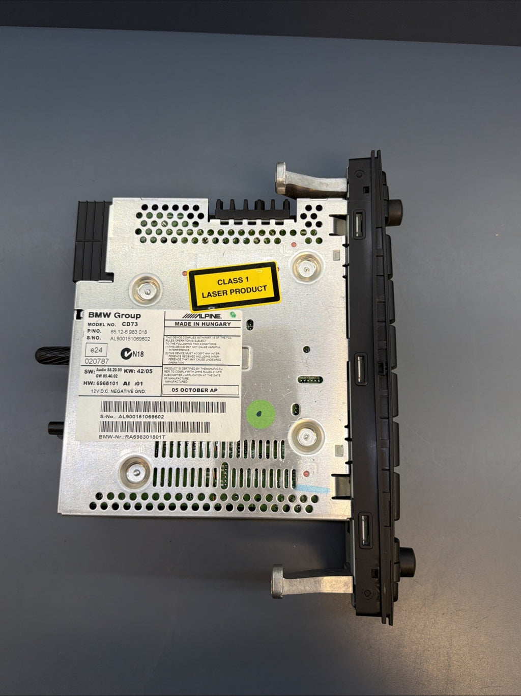 2006-2013 BMW E90/E92/E93 328i 335i M3 Professional CD73 6983018 OEM