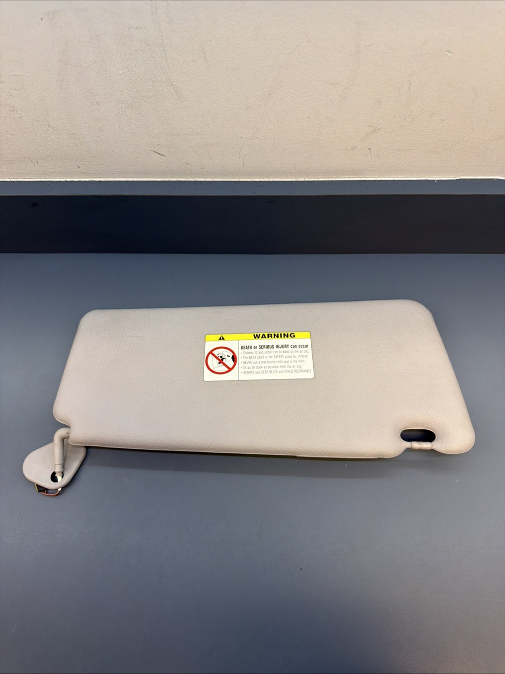 1997-2003 OEM BMW E39 525 528 530 540 Front Left Sun Visor Gray