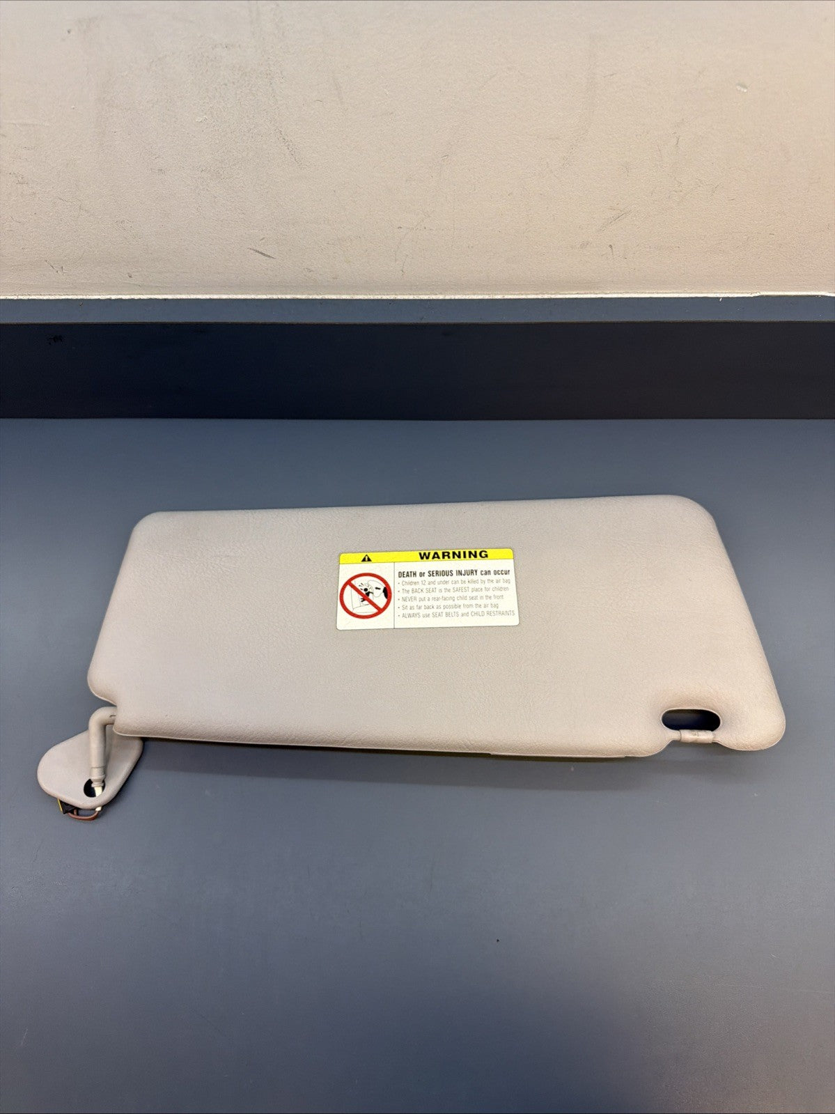 1997-2003 OEM BMW E39 525 528 530 540 Front Left Sun Visor Gray