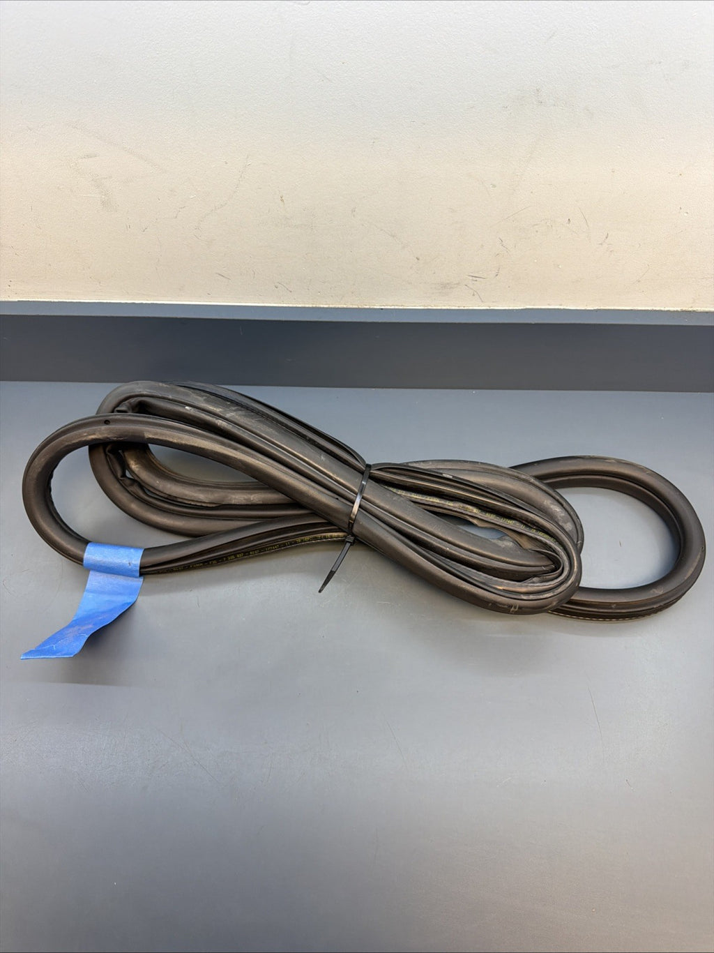 2012 - 2016 BMW 3 328i F30 F80 Front Right Door Seal Rubber 7305837 USED OEM