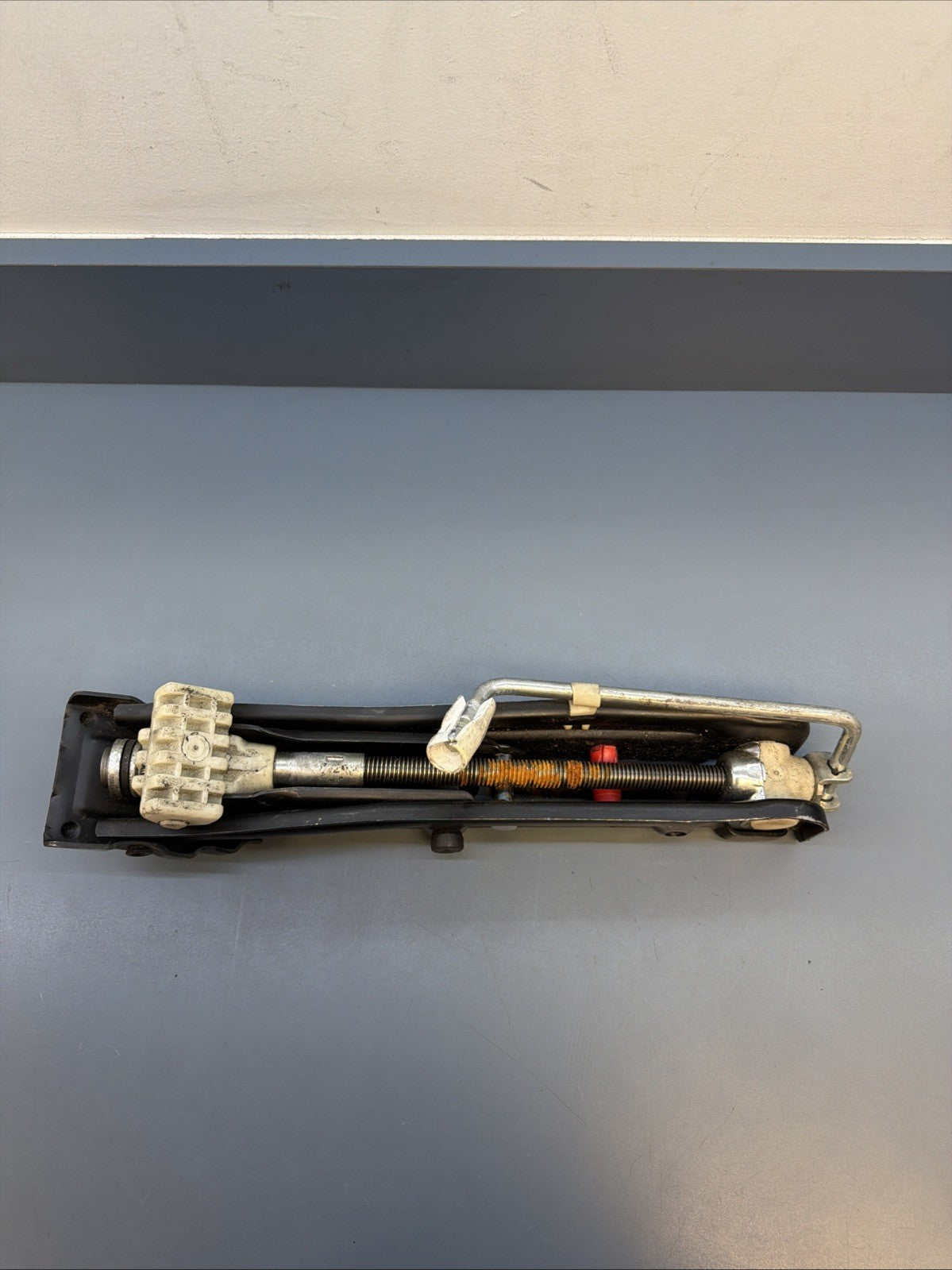 1999-2006 BMW E46 Emergency Floor Jack 1094911 OEM