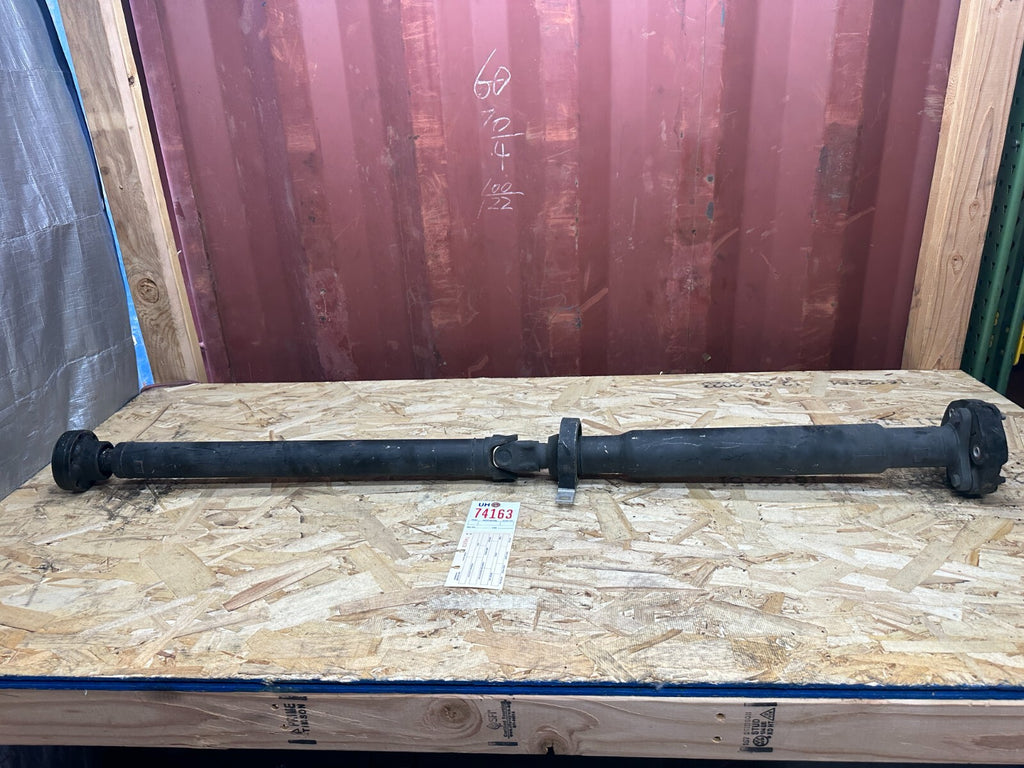 OEM BMW REAR DRIVESHAFT FITS AUTOMATIC 04-10 E60 E61 525 528 530 535 7573493