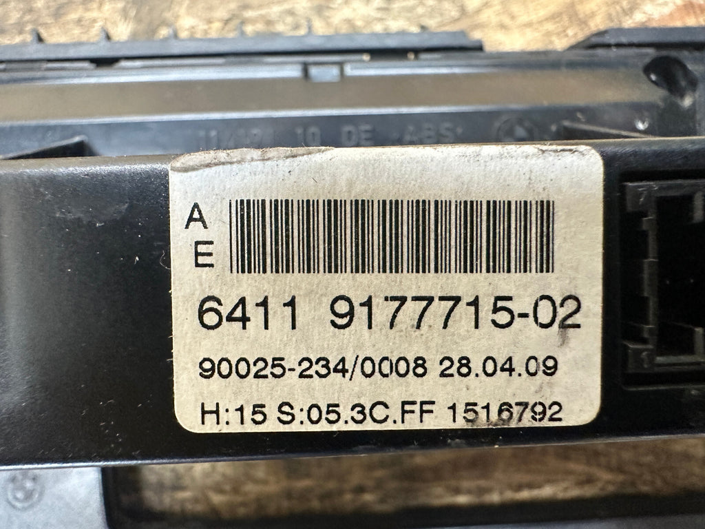 BMW 08-10 E60 5 SERIES CENTER CONSOLE CLIMATE CONTROL PANEL BLACK OEM 6976361