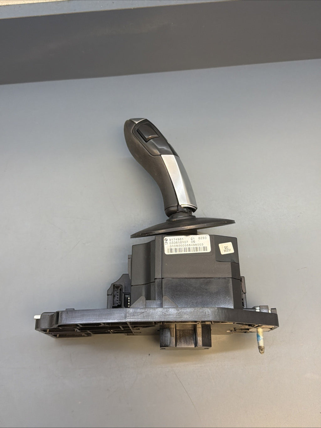 2008-2010 BMW 528i 535i 550i Automatic Shifter Floor Shift Selector OEM 9174981
