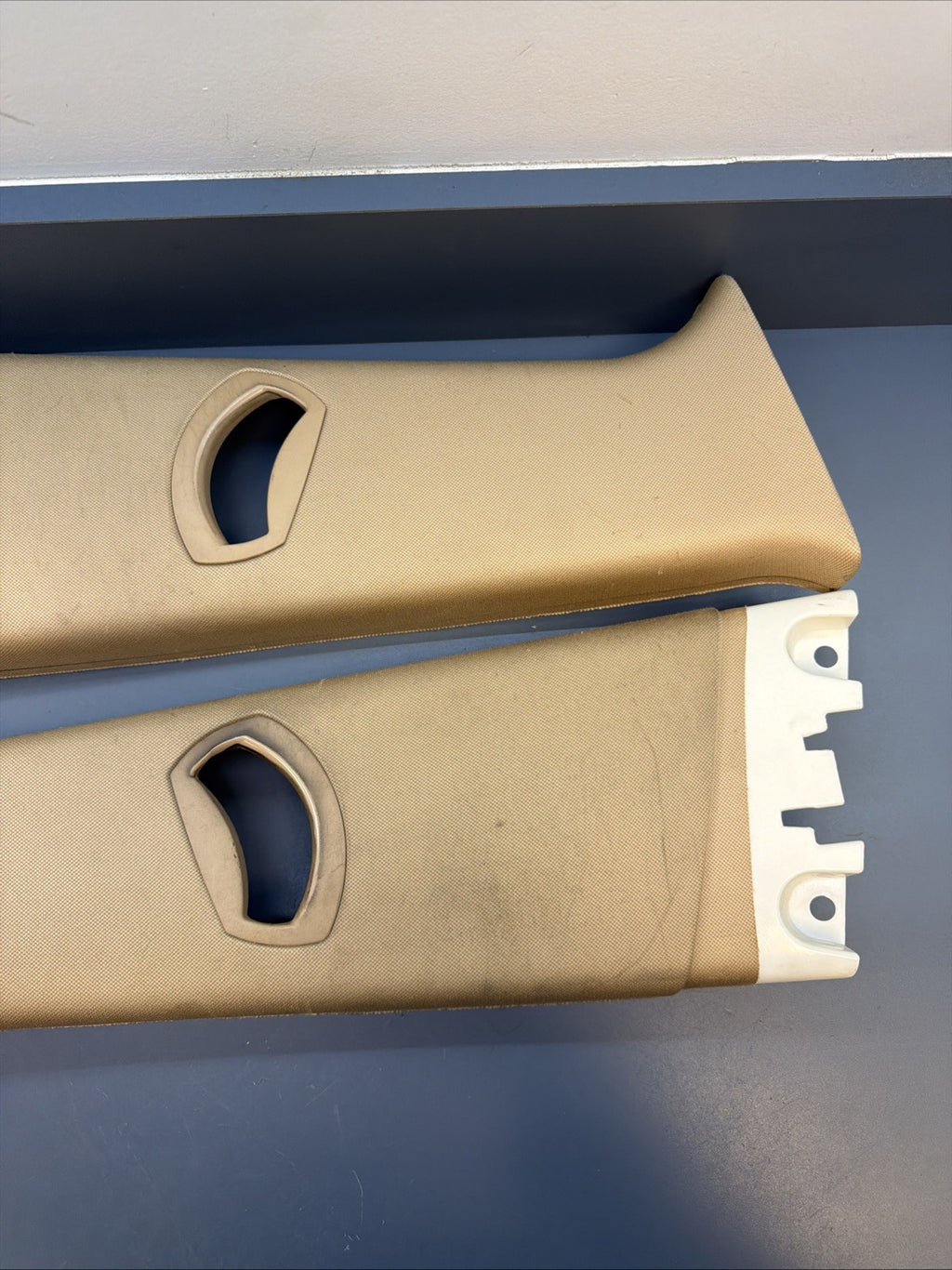 04-10 BMW X3 E83 LEFT & RIGHT Side Interior Upper B Pillar Trim 3330445 3330446