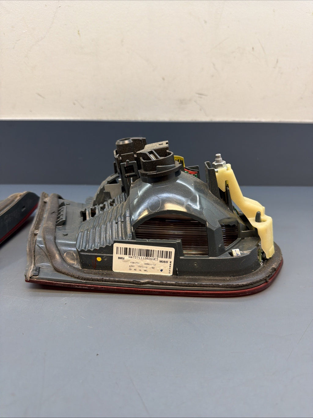 12-15 BMW 3 SERIES F30 F31 REAR Left And Right TRUNK TAIL LIGHT 7371111 7371112
