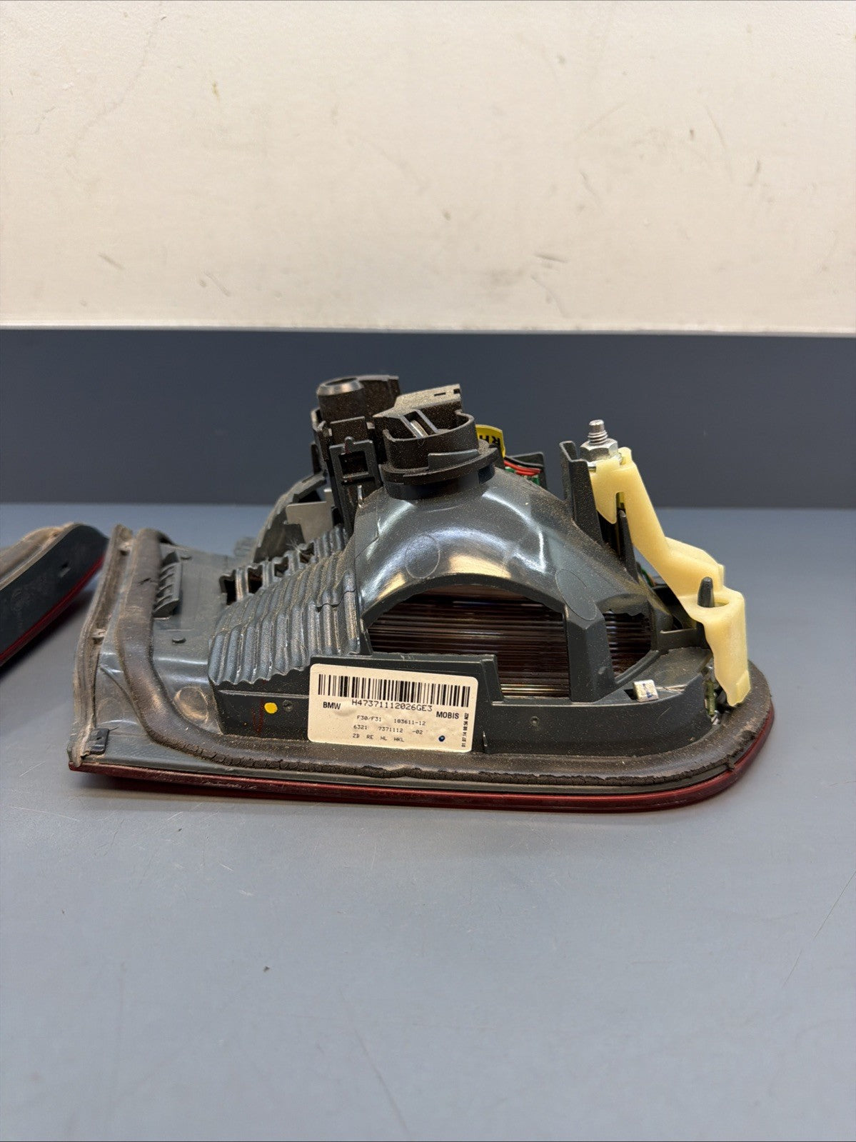 12-15 BMW 3 SERIES F30 F31 REAR Left And Right TRUNK TAIL LIGHT 7371111 7371112