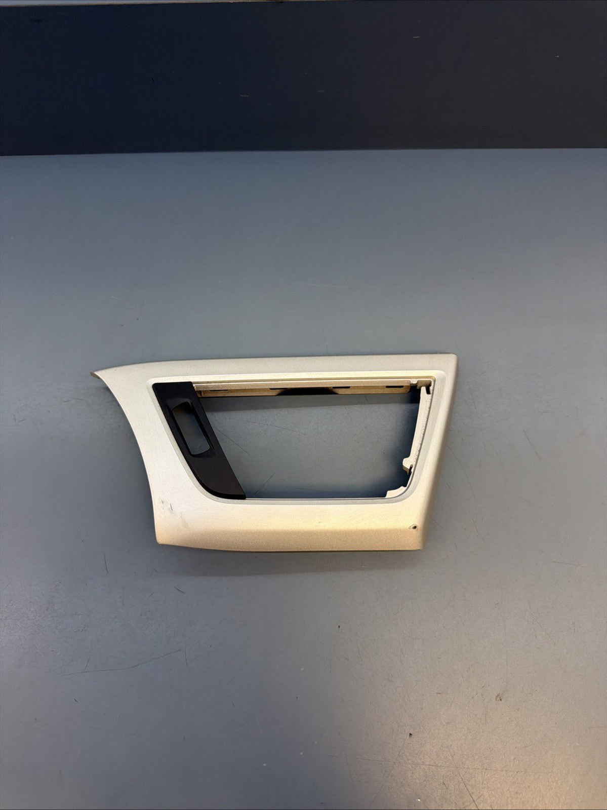 12-20 BMW F30 F32 FRONT LEFT DRIVER SIDE DASH AIR VENT TRIM Silver OEM 9231204