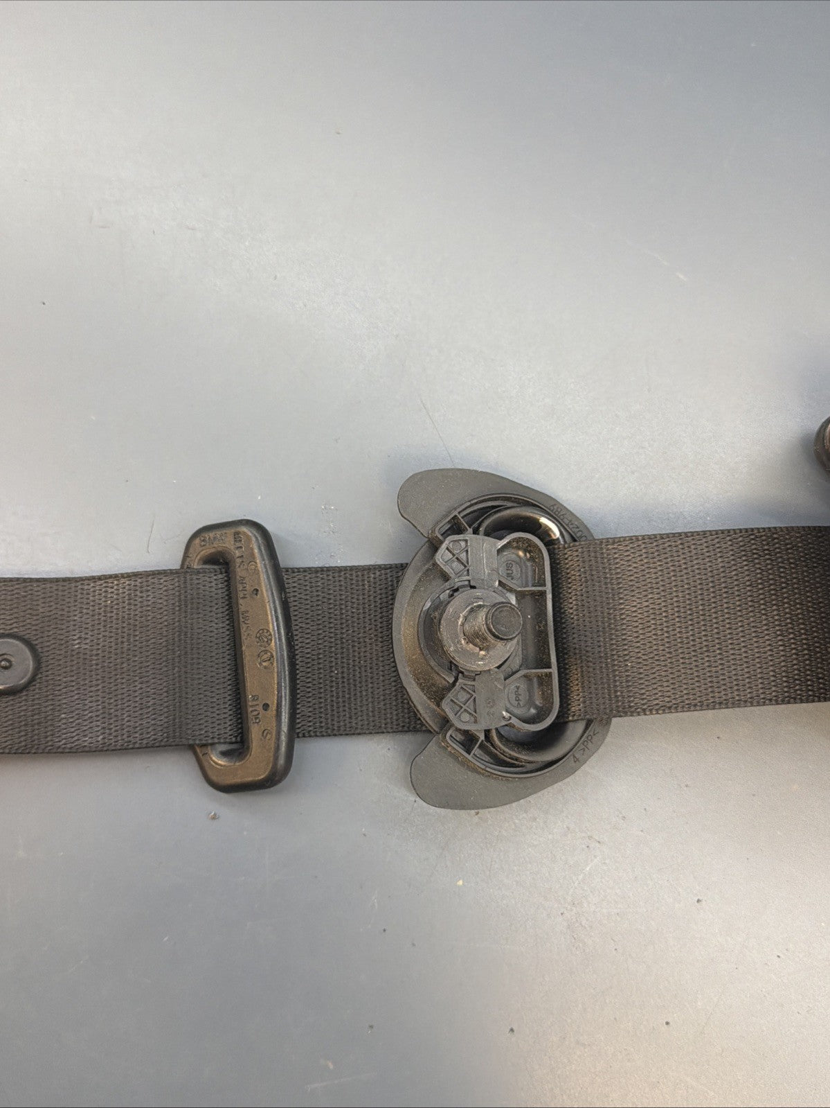 2014 BMW X3 FRONT LEFT DRIVER SIDE SEAT BELT RETRACTOR OEM