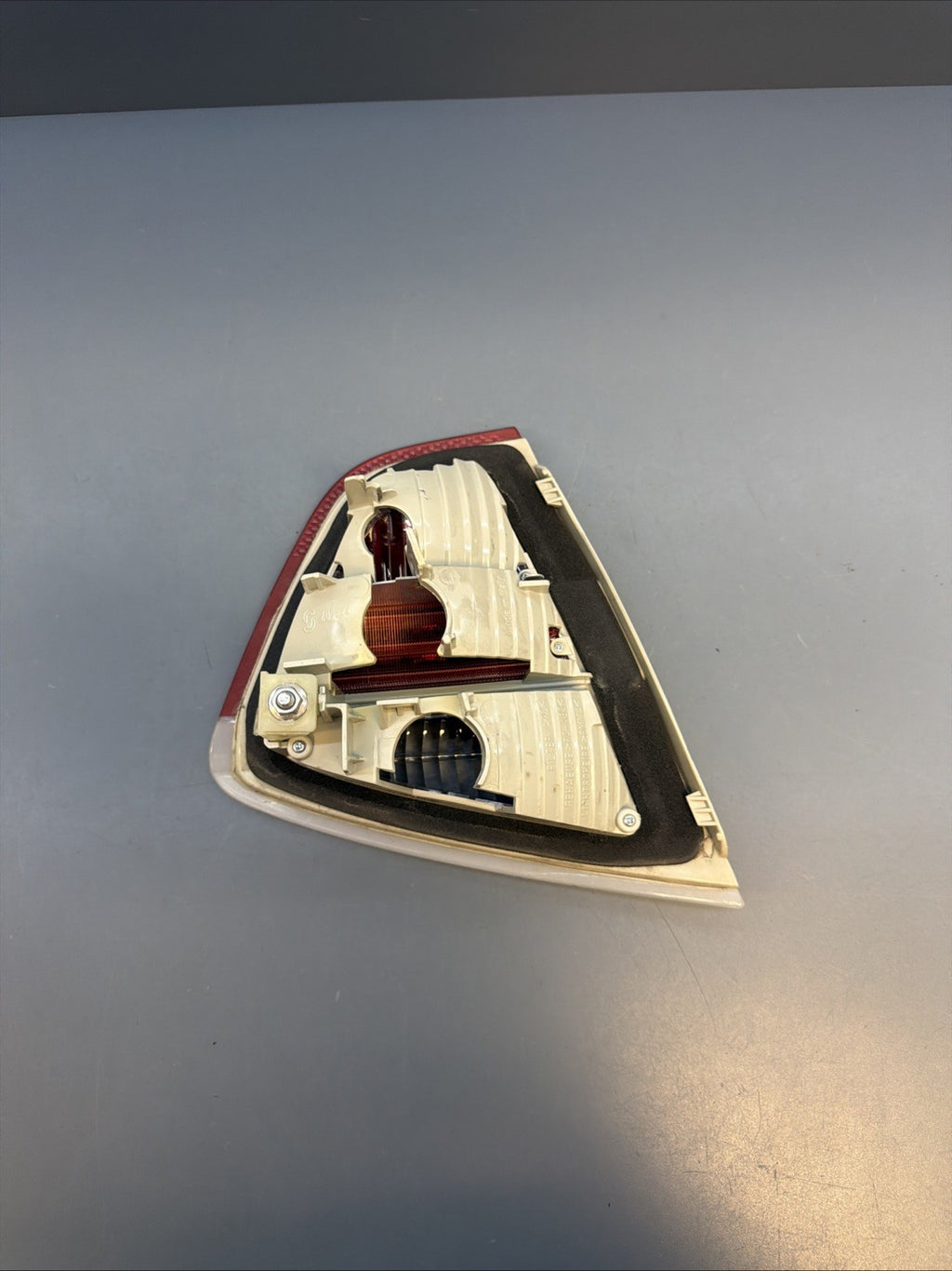 06-08 BMW E90 325i Rear Right Side Inner Tail Light Saloon 6937460 OEM PRE LCI