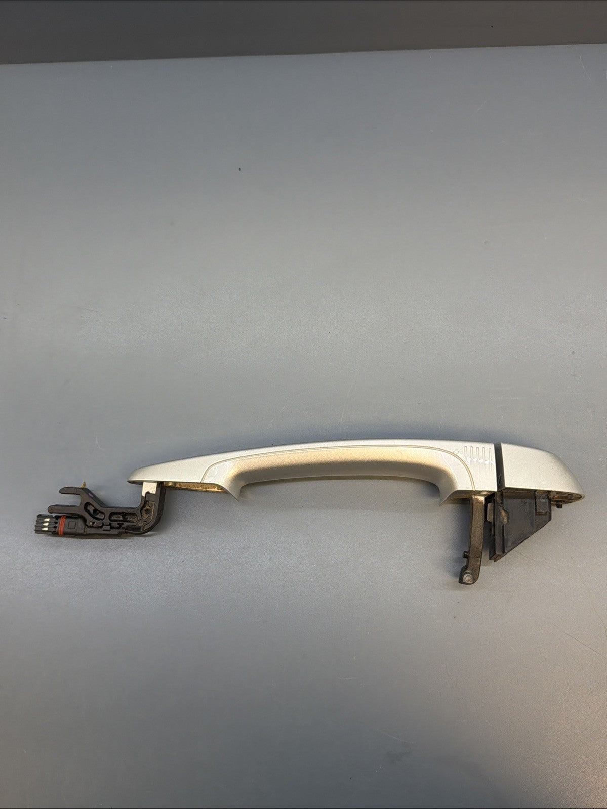 06-13 BMW E71 E72 E70 X5 X6 REAR RIGHT DOOR HANDLE TITANIUM SILVER 7209310