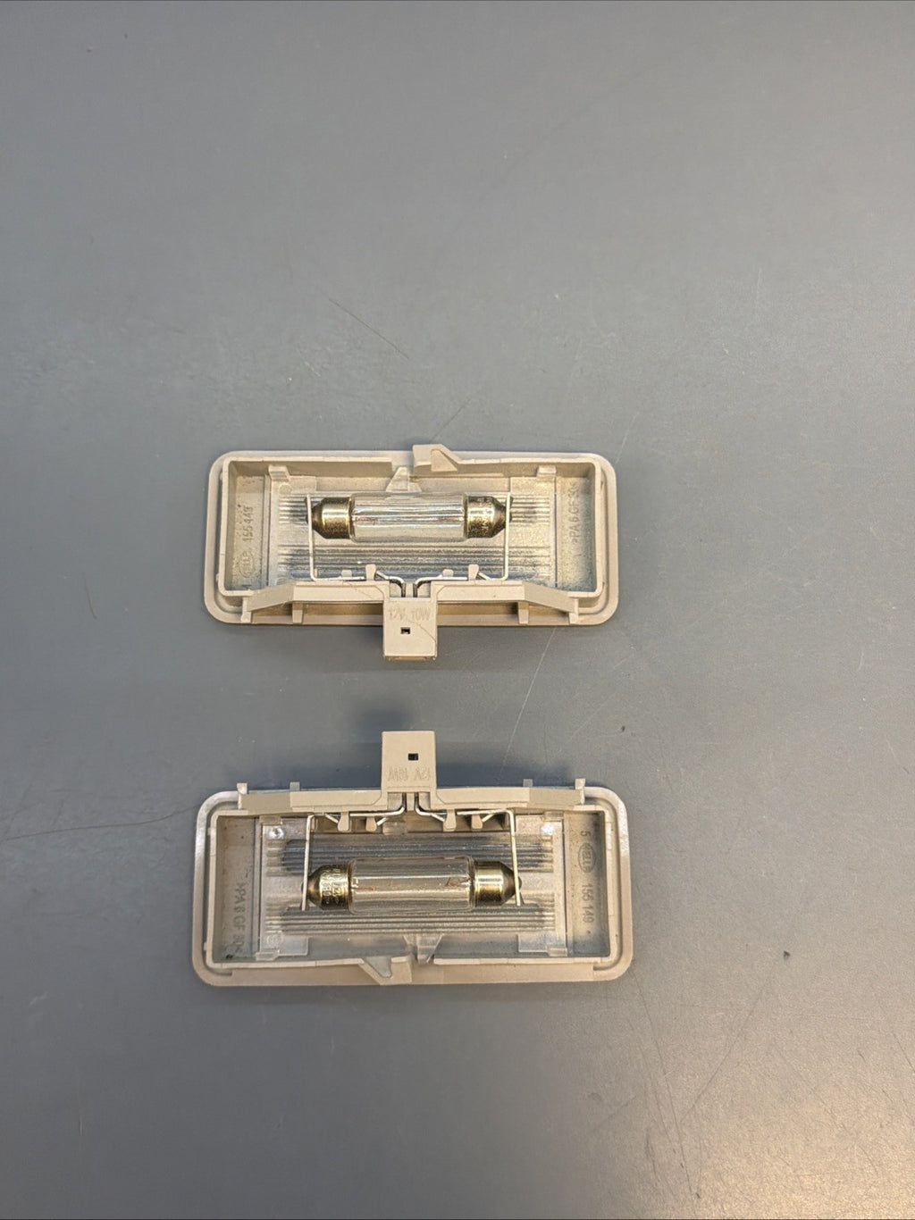 2005-2011 BMW E90 E91 E92 325i 328i Roof Lights Pair Vanity Lights 6962011 GRAY