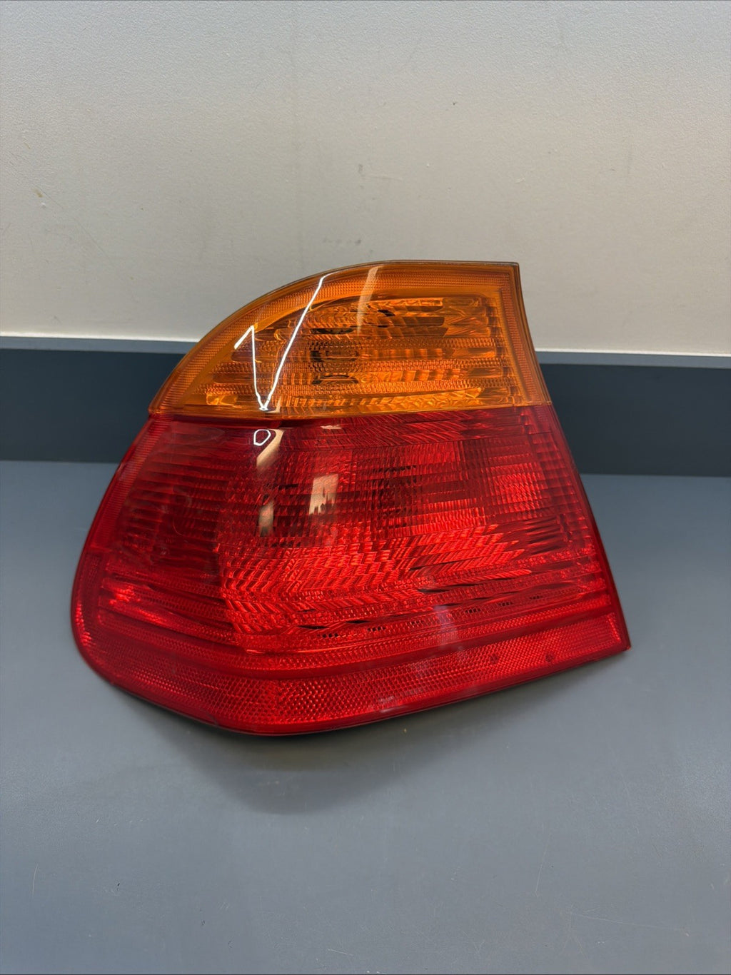 99-01 BMW 325I E46 TAIL LIGHT TAILLIGHT LEFT DRIVER SIDE 8364921