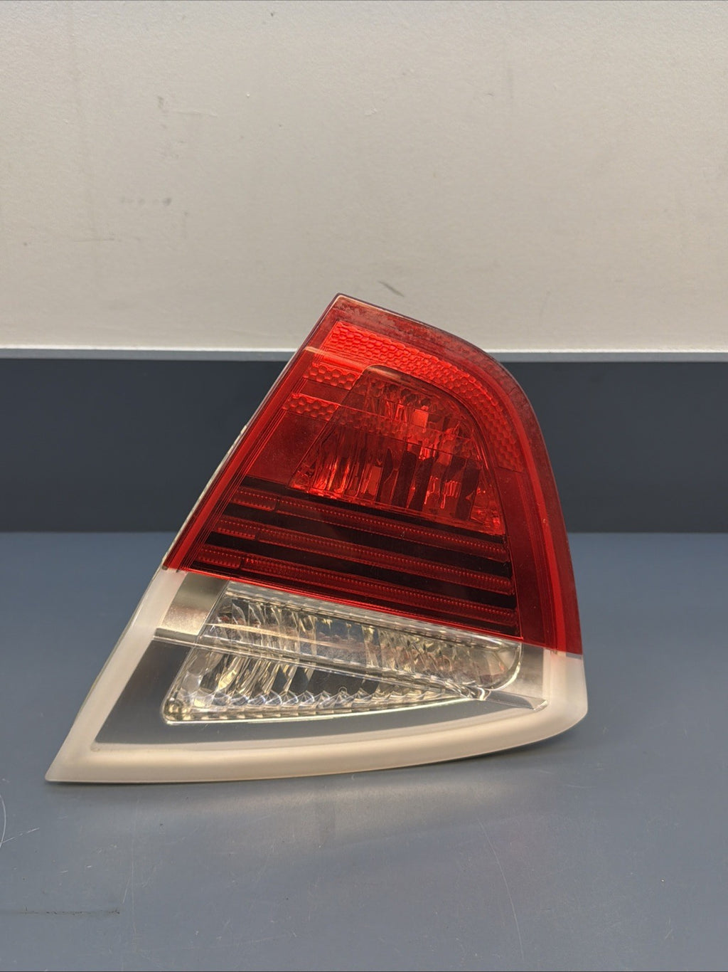 06-08 BMW E90 328i 330i 335i Sedan Driver Right Trunk Inner Tail Light 6937459