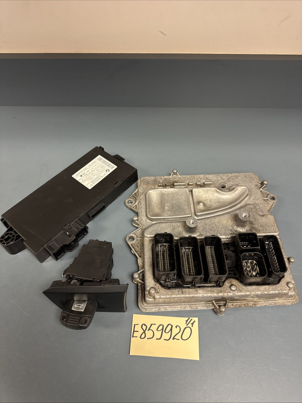 13 BMW E92 E93 335 ( E90 E82 135 ) N55 DME ECU Engine CAS SET OEM 8606310