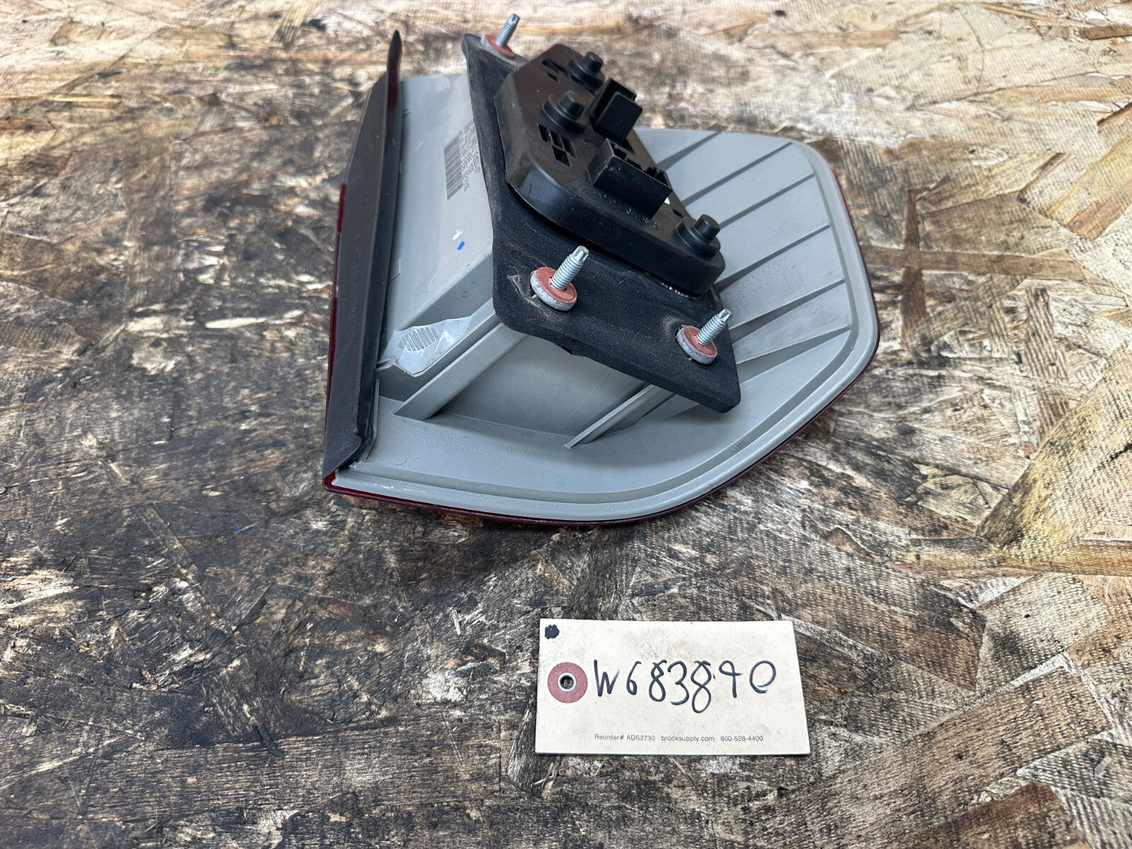 BMW 2003-2006 E83 X3 PRE LCI REAR LEFT+RIGHT OUTER TAIL LIGHT SET OEM 3404103+4
