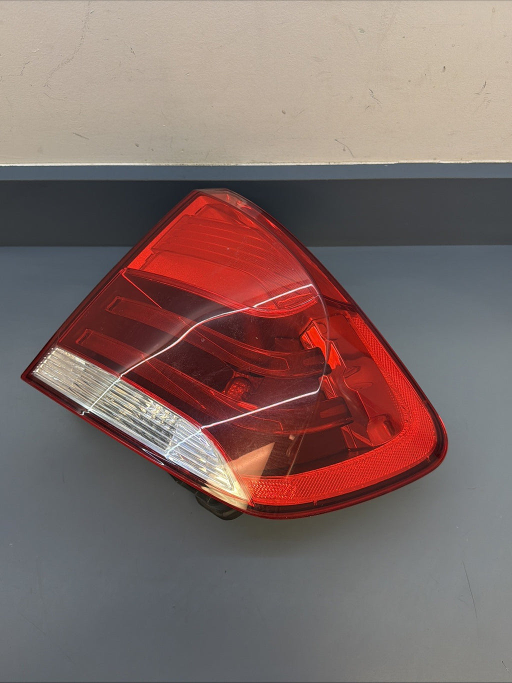 2013 2014 2015 BMW E84 X1 REAR RIGHT OUTER TAIL LIGHT ASSEMBLY OEM 2990112