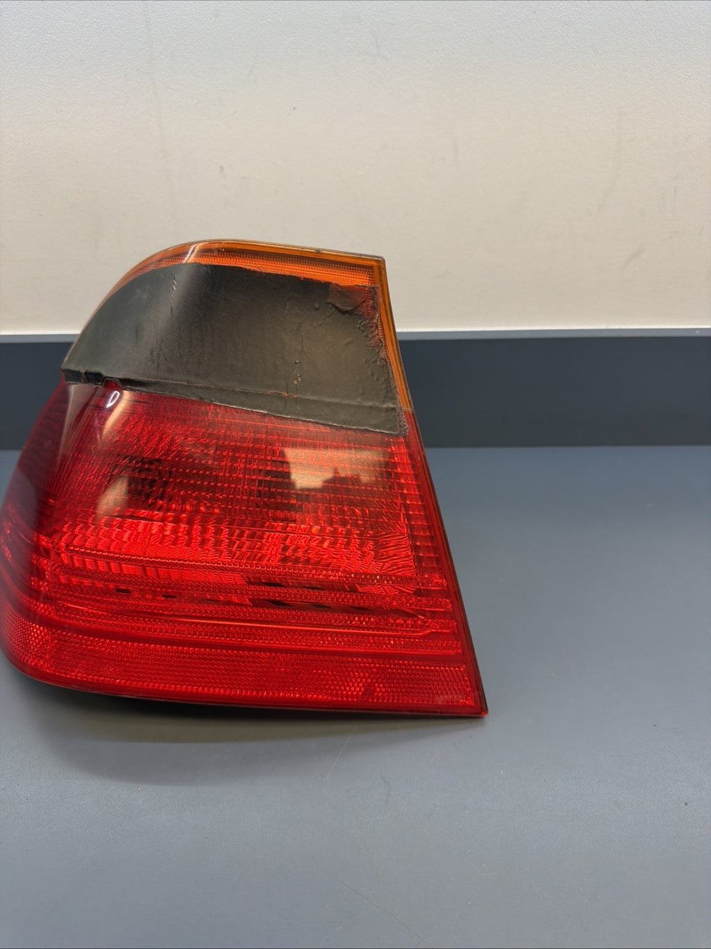 99-01 BMW 325I E46 TAIL LIGHT TAILLIGHT LEFT DRIVER SIDE 8364921