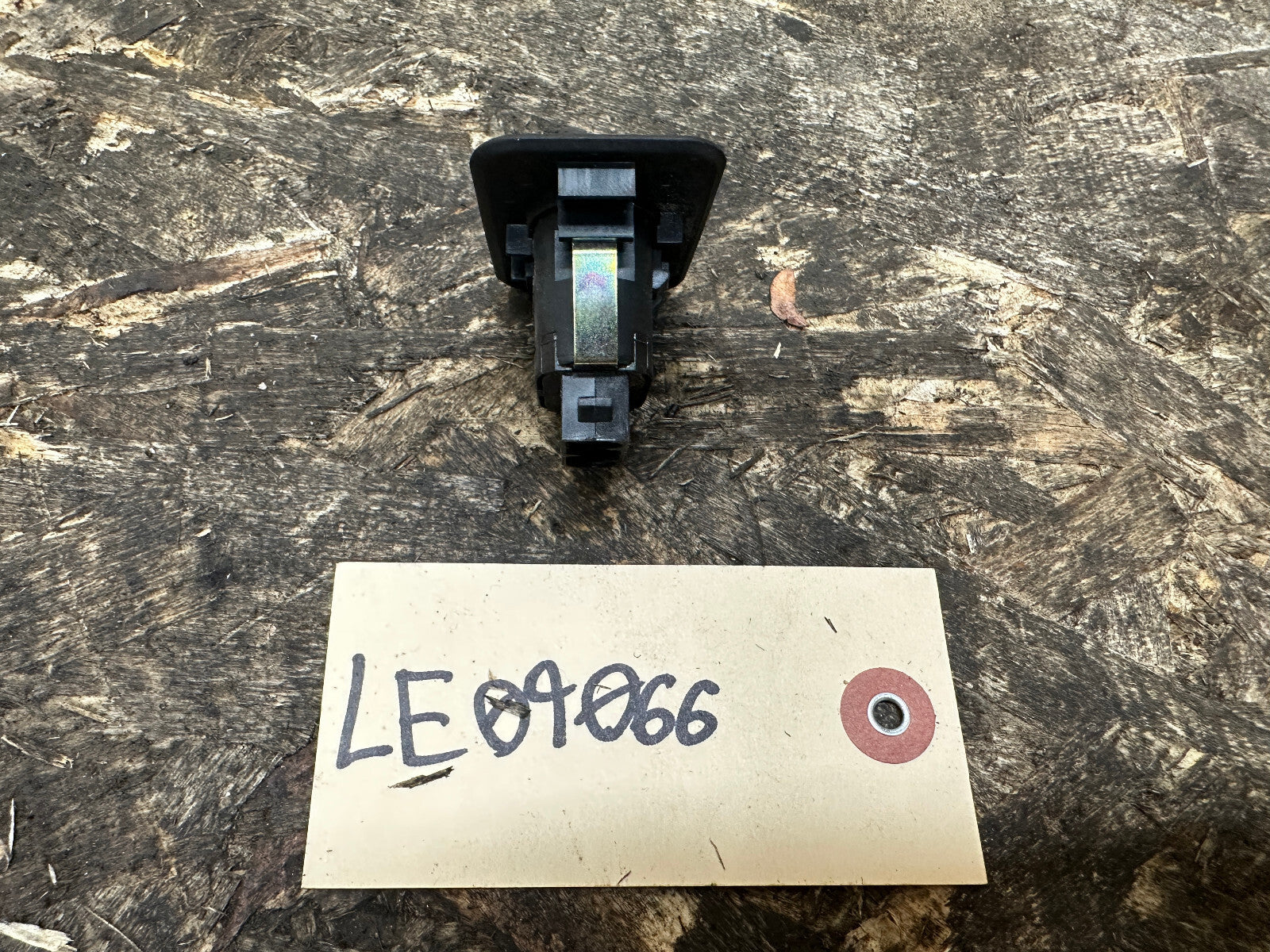 BMW 94-02 E36/7 Z3 FOG LIGHT SWITCH+TRIM PANEL OEM 8397824
