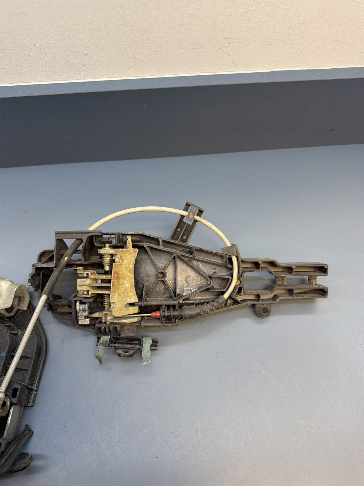 2009‑2013 BMW E90 Front Left Door Lock Latch Actuator w/ Braket OEM 7229455