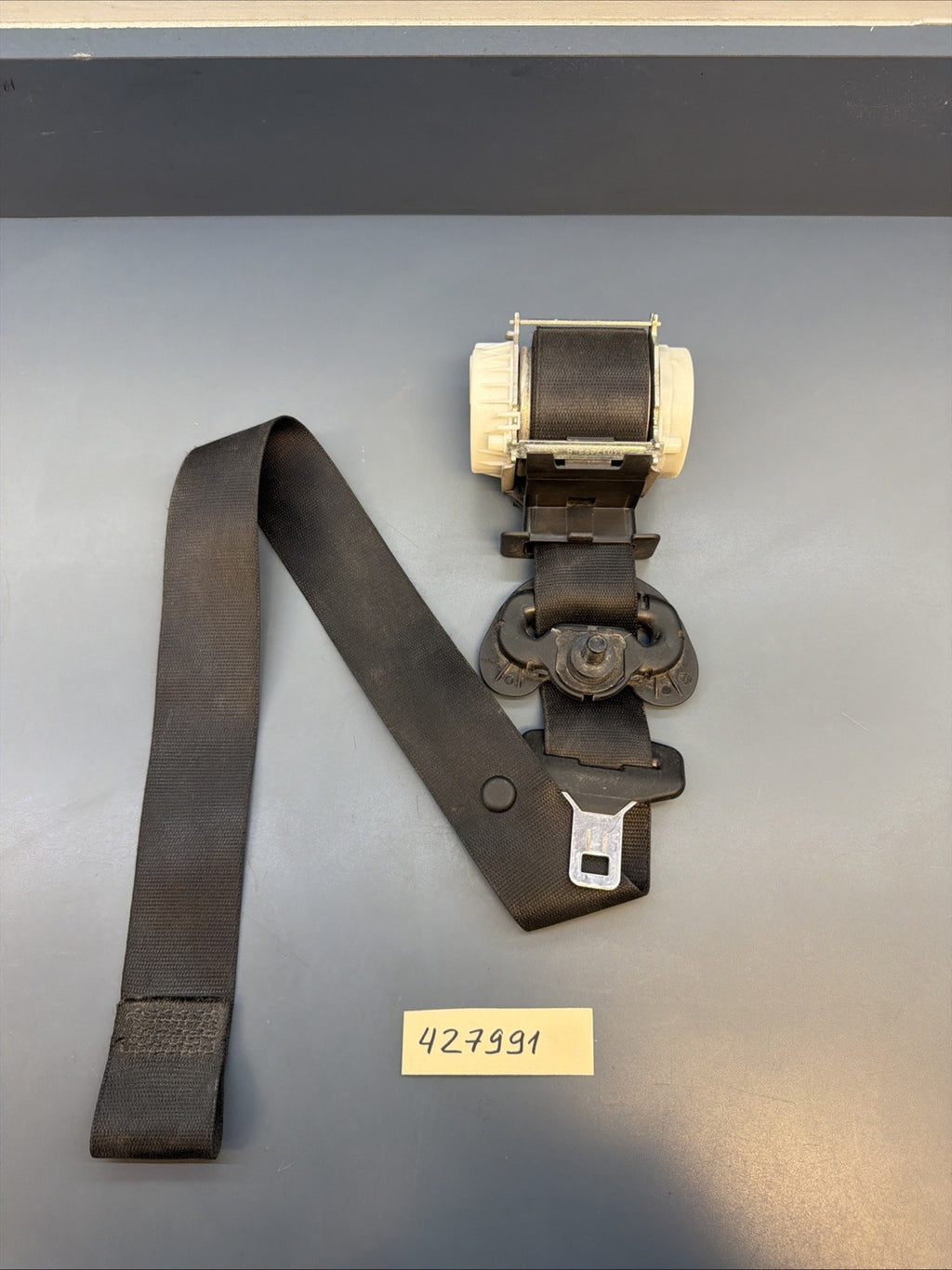 08-13 BMW E90 E92 E93 M3 OEM Coupe Front Left Seat Belt Retractor Black 34023561