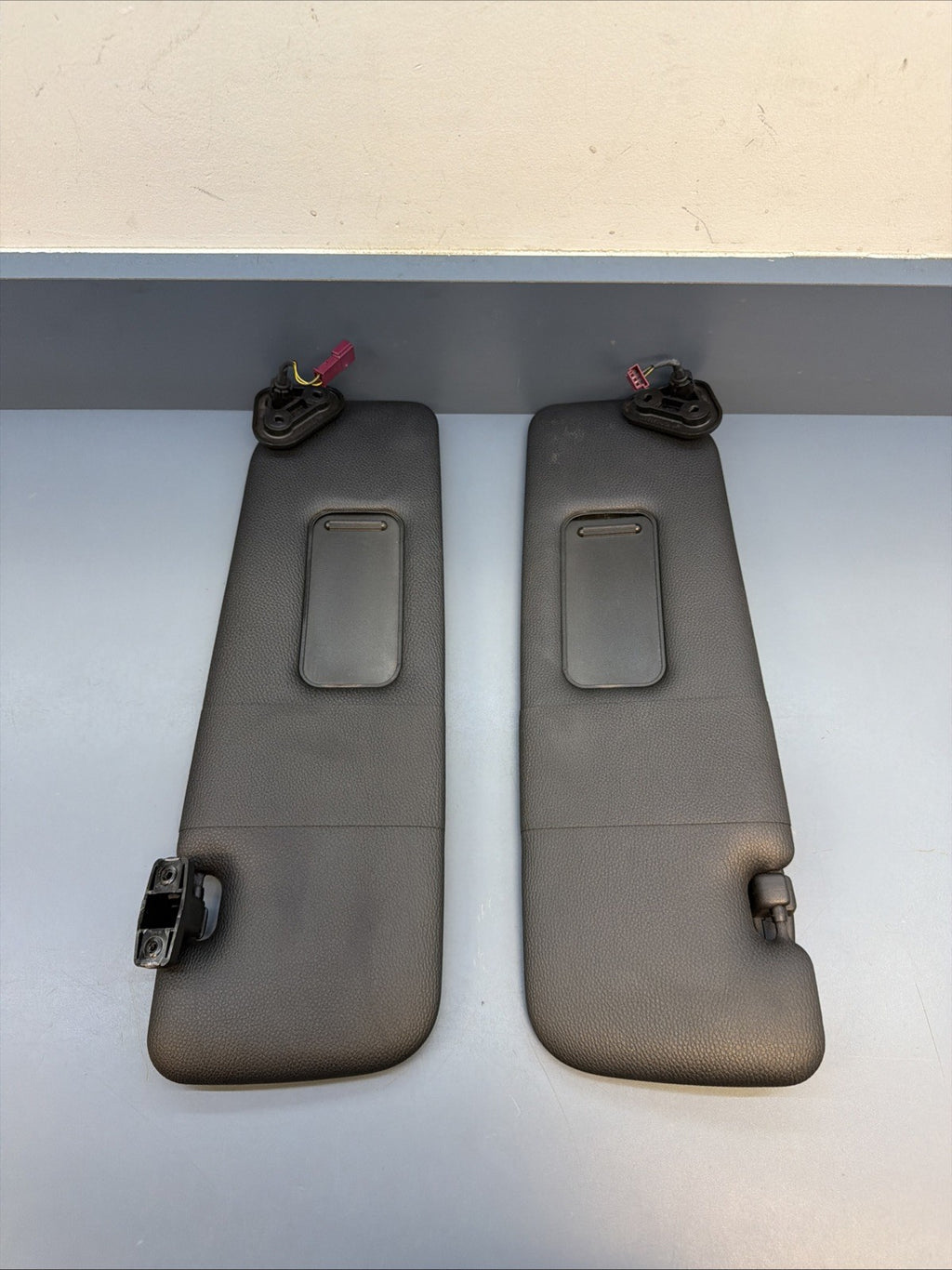 07-13 OEM BMW E88 E93 335 M3 Convertible Driver Passenger Leather Sun Visor SET